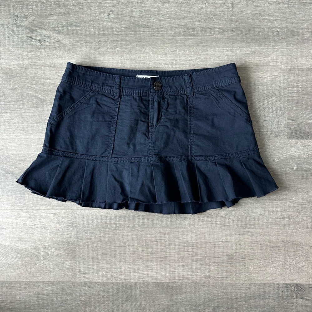 Y2K Garage Navy Blue Pleated Ruffle Hem Low rise Women's mini Skirt